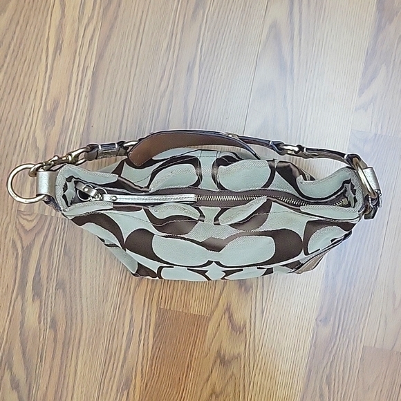 ❌❌❌ SOLD ❌❌❌ Coach "Carly" Shoulder Bag - Picture 6 of 11